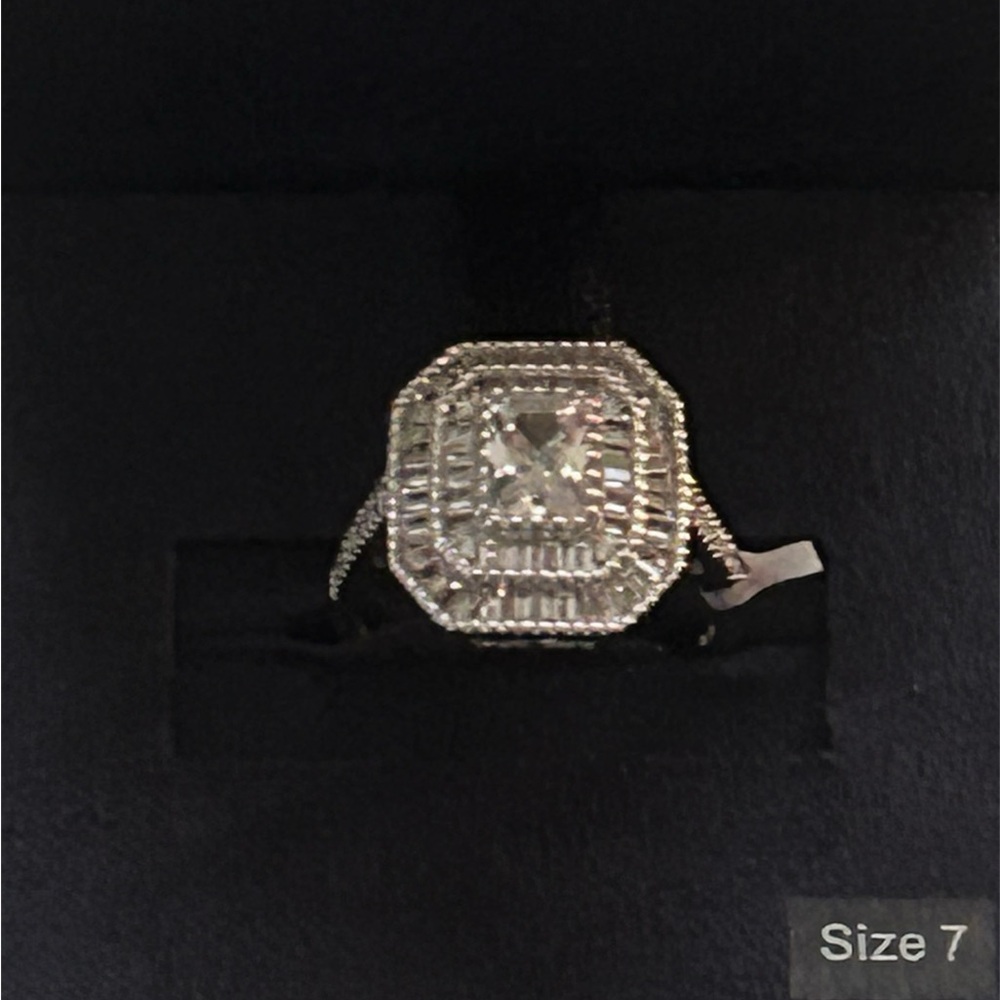 Elegant Silver Ring with Clear Gemstone Simply Silver, simple Brilliant